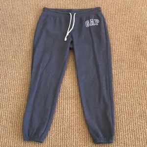 Women’s M gray GAP sweatpants
